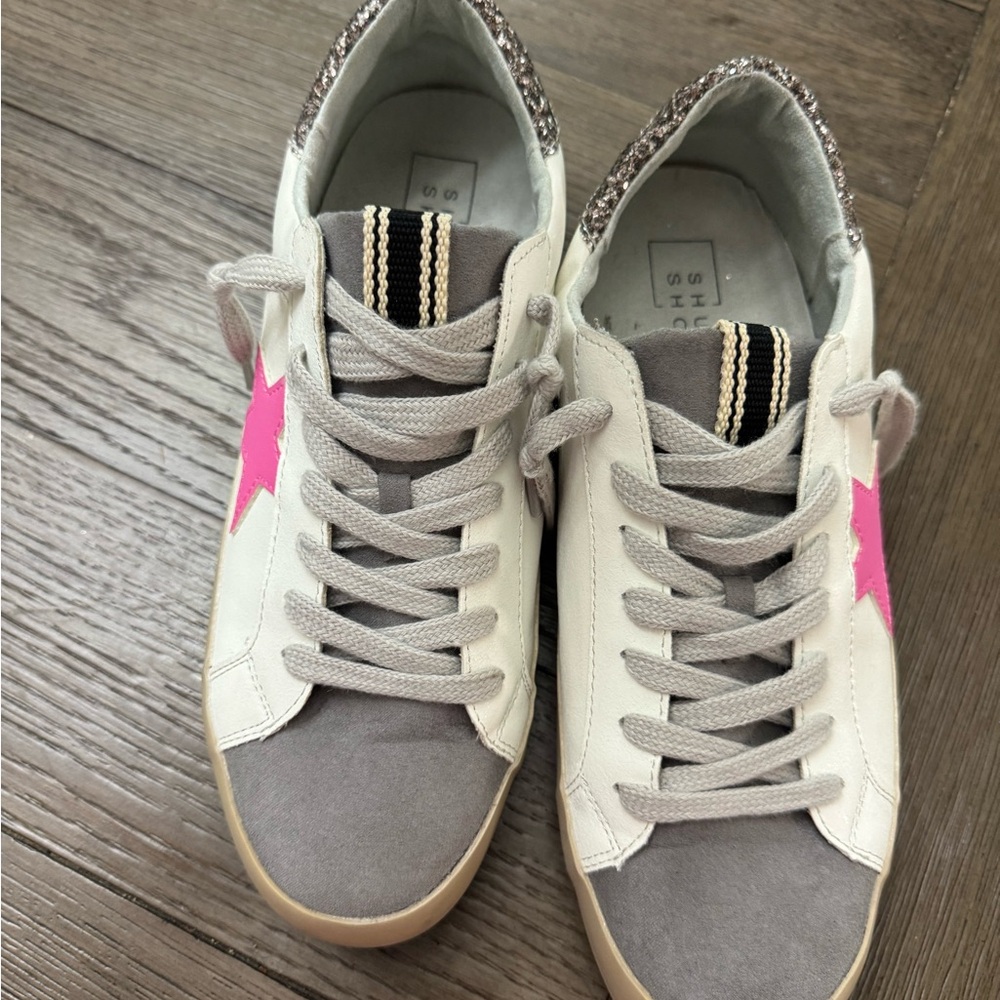 ShuShop Women's Sneakers with Pink Star and Gray Accents